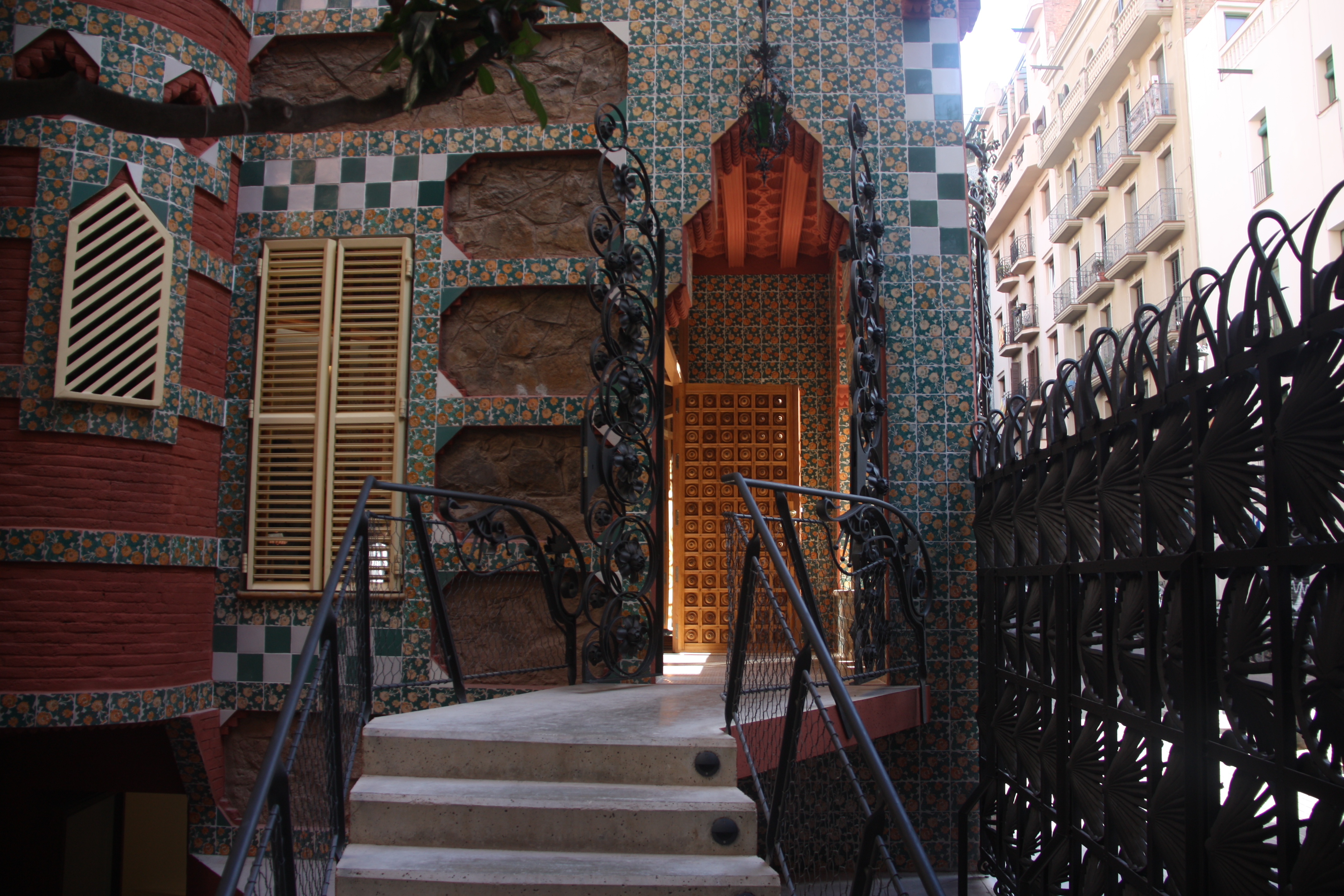 An entrance to Gaudì's Casa Vicens in Barcelona on October 30 2017 (by Andreu Rubert)